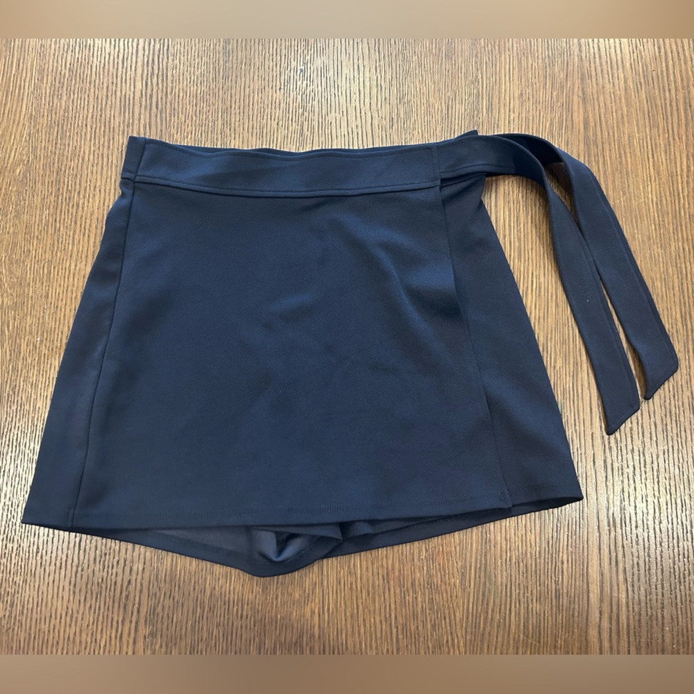 H&M Navy Tie-Waist Skort